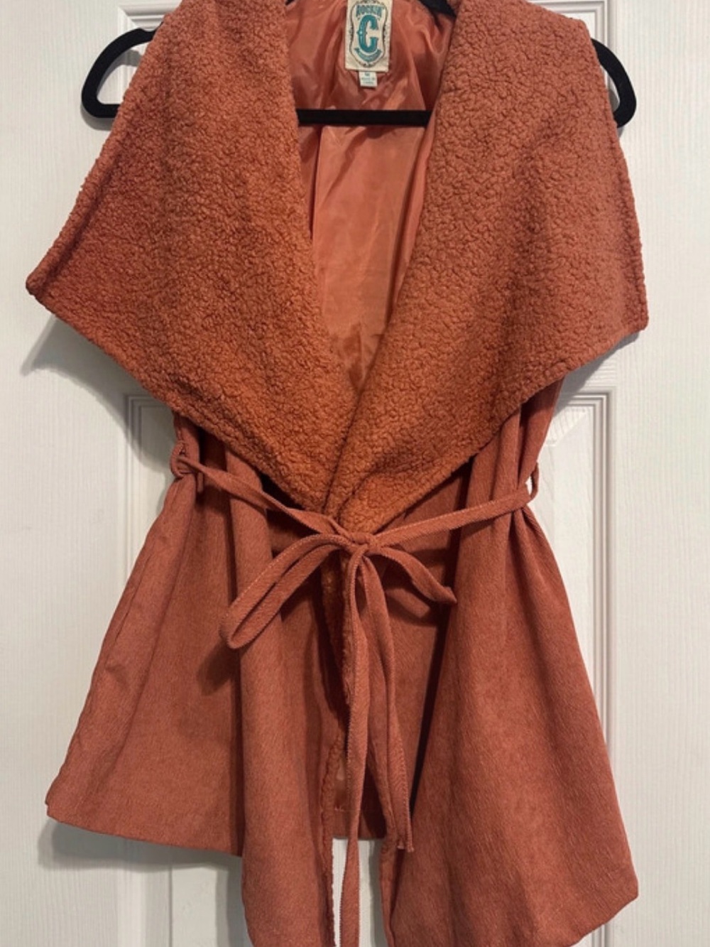 Open-Front Rust Shawl-Collar Women's Vest with Tie